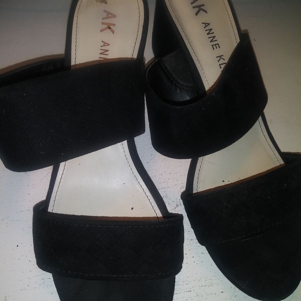 AK black shoes